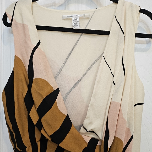 Dianne Von Furstenburg 100% Silk Burst Abstract Print Gathered Dress - Picture 5 of 15